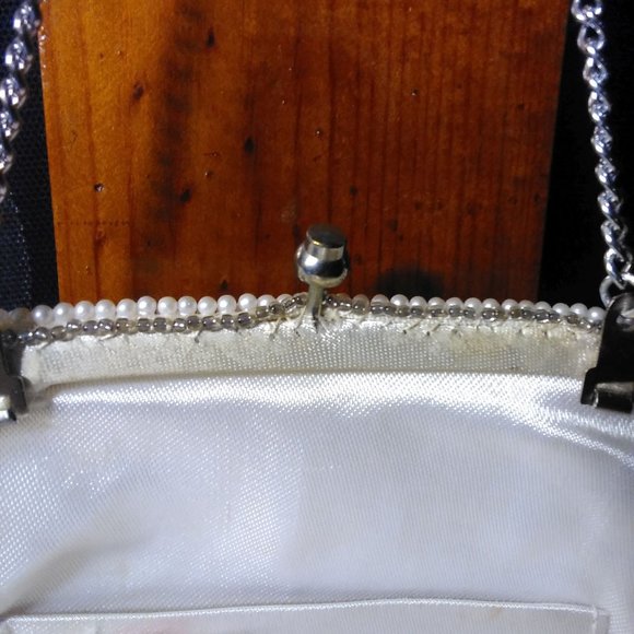 Japanese Faux Pearl Beaded Pinkish Beige Satin Lined Snap Clutch Evening Purse - Picture 12 of 17